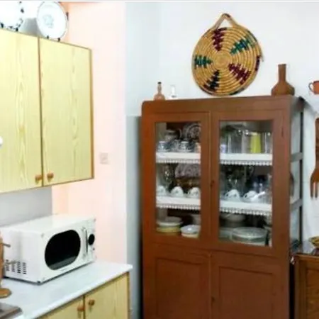 Persephone House Гостевой дом *