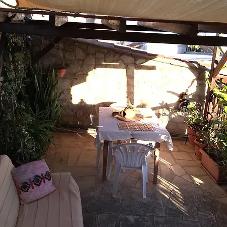 Persephone House * Pentakomo